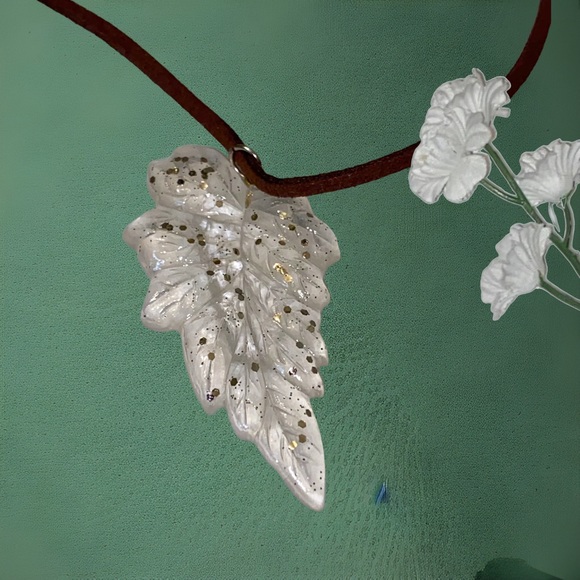 Hand Crafted Necklace Leaf Gold on Brown Faux Suede Cord Adjustable Silver - Picture 4 of 8